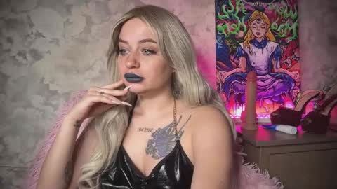 Snapshot of prettyaliceee chatting on November 9, 2025, 3:27 am Alice online show from November 9, 2025, 3:27 am