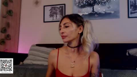 Snapshot of prettyalmaa chatting on November 18, 2025, 9:08 pm Alma online show from November 18, 2025, 9:08 pm