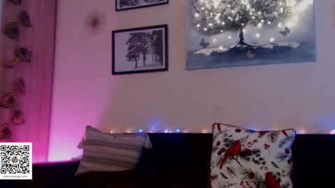 Snapshot of prettyalmaa chatting on December 14, 2025, 6:45 pm Alma online show from December 14, 2025, 6:45 pm