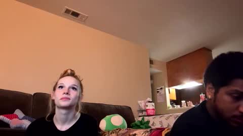 prettyypinkk3 online show from May 3, 2026, 7:47 am