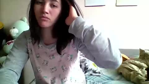 Snapshot of prettybella_7 chatting on April 20, 2026, 8:50 am Bella online show from April 20, 2026, 8:50 am