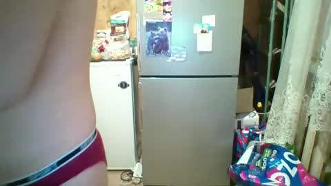 Snapshot of prettybella_7 chatting on May 4, 2026, 8:49 pm Bella online show from May 4, 2026, 8:49 pm