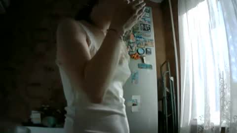 Snapshot of prettybella_7 chatting on May 19, 2026, 3:46 am Bella online show from May 19, 2026, 3:46 am