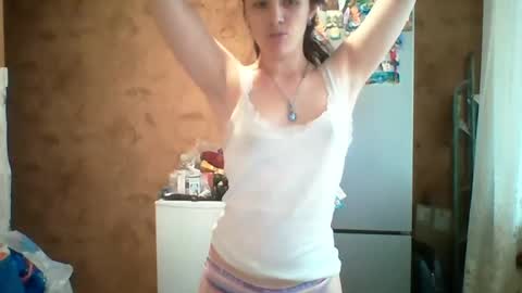 Snapshot of prettybella_7 chatting on July 16, 2026, 11:16 am Bella online show from July 16, 2026, 11:16 am