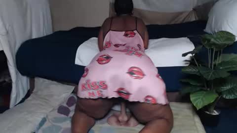 Snapshot of prettyblack25 chatting on April 26, 2026, 12:30 am Cindy online show from April 26, 2026, 12:30 am