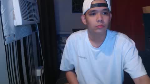 Snapshot of prettyboycum69 chatting on September 28, 2025, 11:43 pm RAVEN online show from September 28, 2025, 11:43 pm