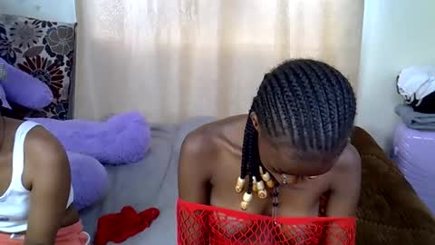 Bunny online show from November 30, 2025, 1:26 pm