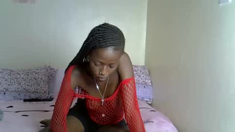 Snapshot of prettybunnny chatting on February 8, 2026, 3:37 pm Bunny online show from February 8, 2026, 3:37 pm