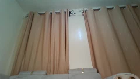 prettydulce online show from September 23, 2025, 2:36 am