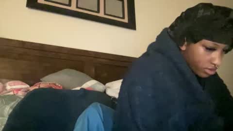 prettyfacefemale online show from April 15, 2026, 7:43 pm