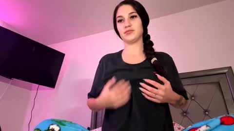 Snapshot of prettygirll23 chatting on May 17, 2026, 11:56 pm prettygirllltorii online show from May 17, 2026, 11:56 pm