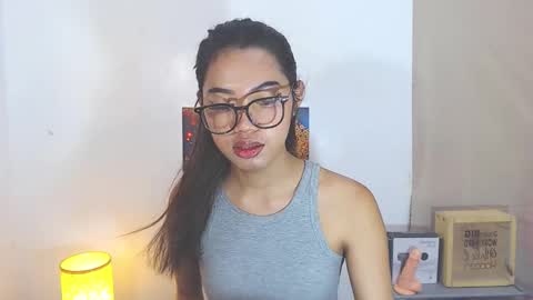 prettyhothugecock online show from November 22, 2025, 1:04 am