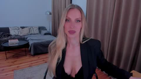 Eva online show from May 15, 2026, 11:56 pm