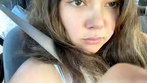 prettylatinamomma01 online show from October 17, 2025, 6:21 pm