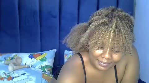 prettymel_ online show from September 25, 2025, 9:18 pm