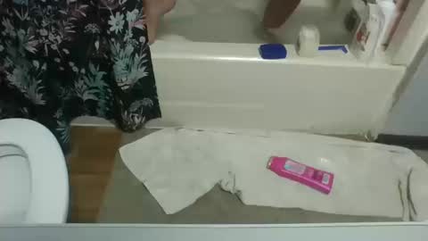 prettyp7729206 online show from October 15, 2025, 3:23 pm