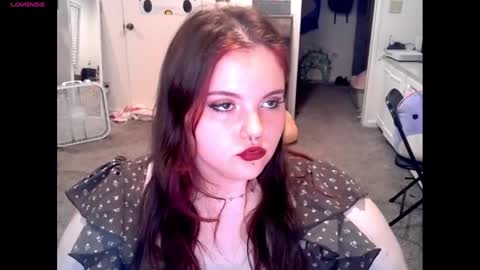 pretttypearl online show from September 9, 2025, 9:20 am