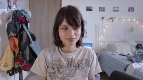 Snapshot of prettyrare chatting on June 10, 2026, 7:13 pm Juli online show from June 10, 2026, 7:13 pm