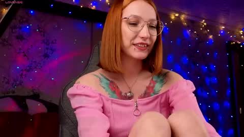 Mila -NONUDE MODEL online show from April 14, 2026, 12:33 pm