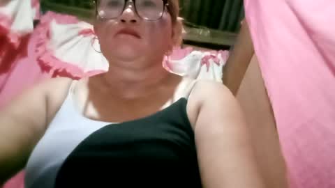 Snapshot of prettyrose01 chatting on June 19, 2026, 9:29 pm prettyrose01 online show from June 19, 2026, 9:29 pm