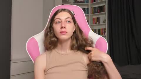 Snapshot of prettysomething chatting on July 9, 2026, 5:44 am Sophie next stream will be at Monday i will wait you guys online show from July 9, 2026, 5:44 am