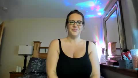 prettystarmn online show from April 23, 2026, 9:39 pm