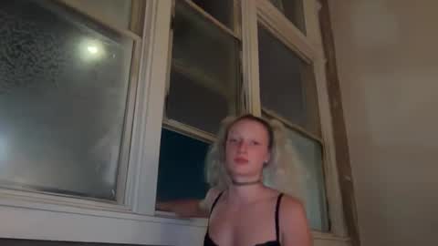 Dahlia online show from September 28, 2025, 1:22 am