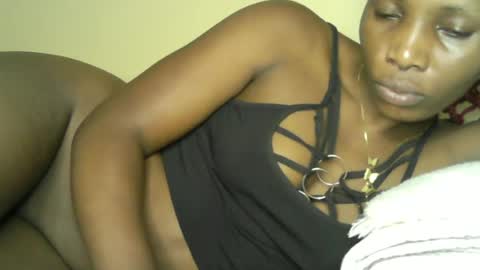 Snapshot of prettyvish chatting on July 2, 2026, 12:44 pm prettyvish online show from July 2, 2026, 12:44 pm