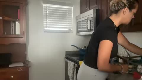 prettyyykittyyy22 online show from September 23, 2025, 3:26 pm