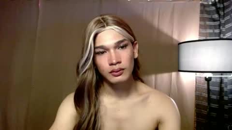 Snapshot of pricelessbeautyxxx chatting on December 5, 2025, 4:21 am TINA online show from December 5, 2025, 4:21 am