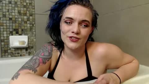 PrimalDelilah online show from December 8, 2024, 4:46 am