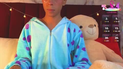 PRINCEPOPPY  online show from October 4, 2025, 9:02 pm