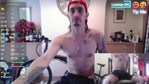 Riffraff online show from October 3, 2025, 10:56 am