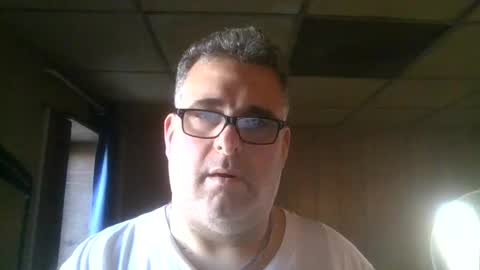 johnny online show from November 28, 2025, 1:36 pm