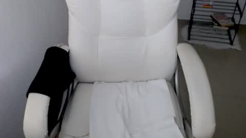Snapshot of princess_19x chatting on January 23, 2025, 4:52 am valery dollx online show from January 23, 2025, 4:52 am