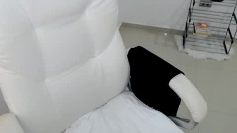 Snapshot of princess_19x chatting on March 1, 2025, 10:42 pm valery dollx online show from March 1, 2025, 10:42 pm