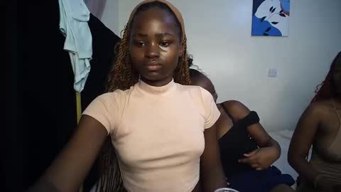 Snapshot of princess_bee1 chatting on December 15, 2025, 6:12 pm princess online show from December 15, 2025, 6:12 pm