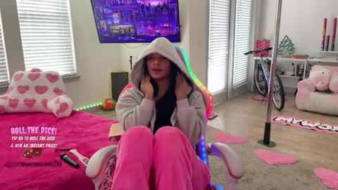 Snapshot of princess_cece chatting on November 7, 2025, 7:58 pm Cece NEXT LIVESTREAM -- DEC. 4th 7 PM CST online show from November 7, 2025, 7:58 pm