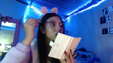 Snapshot of princess_elia chatting on October 19, 2025, 11:16 pm Elia online show from October 19, 2025, 11:16 pm