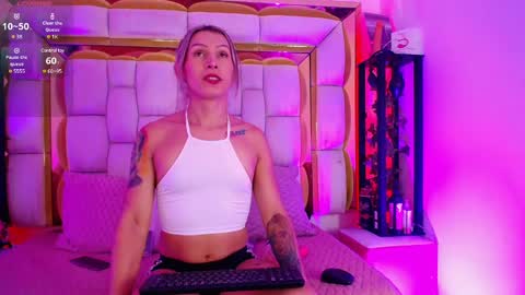 Snapshot of princess_helena_ chatting on January 29, 2025, 6:22 am princess helena online show from January 29, 2025, 6:22 am