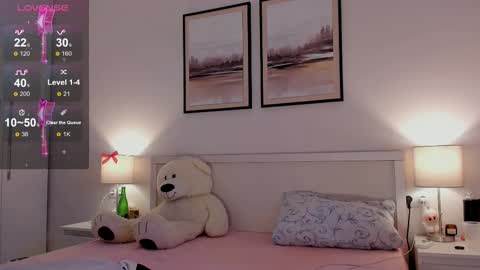 Princess Diana online show from November 12, 2025, 7:03 pm