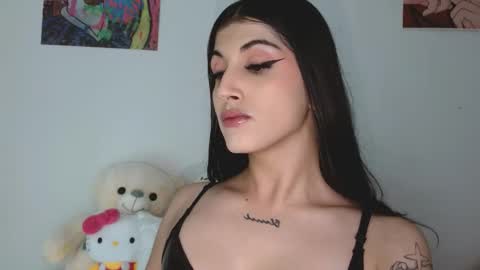 Sophie online show from March 9, 2026, 4:38 am