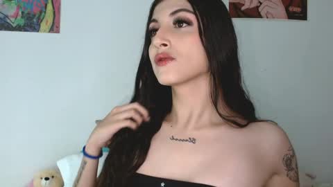 Sophie online show from April 3, 2026, 11:19 am