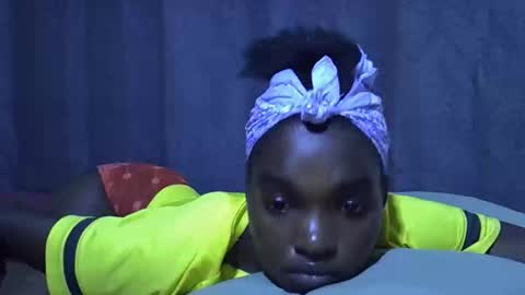 princess_scovia online show from December 3, 2025, 7:01 pm