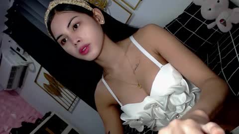Snapshot of princess_stellaxx chatting on January 2, 2025, 3:05 am Estela online show from January 2, 2025, 3:05 am