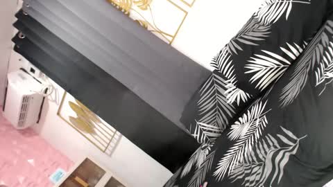 Snapshot of princess_stellaxx chatting on February 26, 2025, 4:24 pm Estela online show from February 26, 2025, 4:24 pm