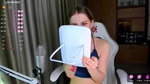 princessaalicc online show from December 4, 2025, 1:42 pm