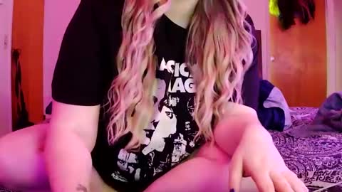 NOTYOURTYPICALBARBIE online show from September 21, 2025, 5:47 pm