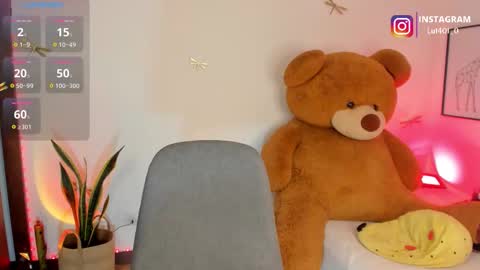 princessluna_14 online show from December 16, 2025, 8:41 am