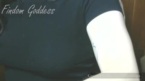 Snapshot of princessmariahswitch chatting on October 14, 2025, 6:14 am Cuckold Cravings online show from October 14, 2025, 6:14 am